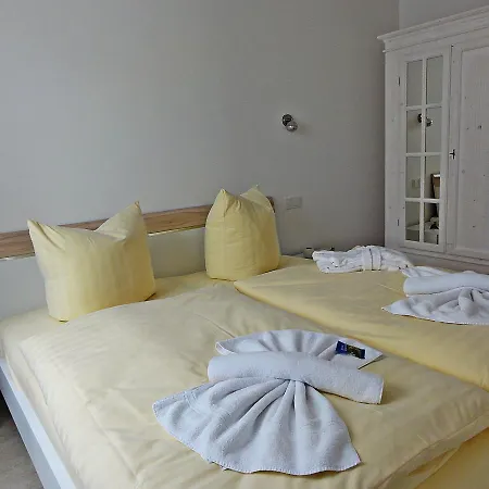 3 Haus Meeresblick Mit Meerblick A005 Mit Suedterrasse Und Strandkorb Baabe